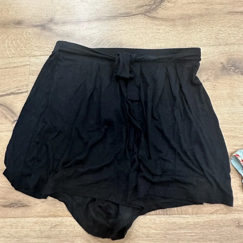 Twist top shorts from Asos - Picture 3 of 3